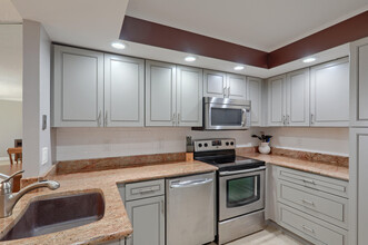 2800 N Ocean Dr in Riviera Beach, FL - Foto de edificio - Building Photo