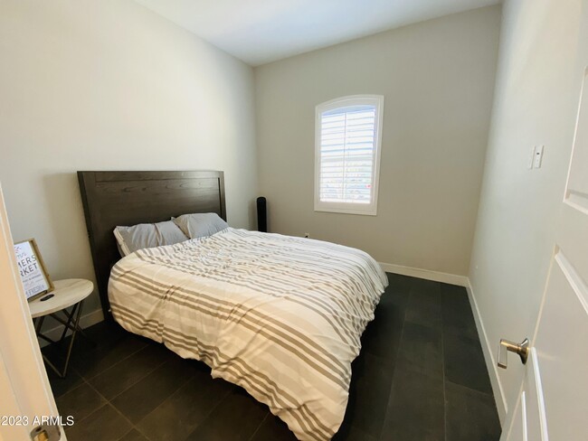10840 W Marshall Ave in Phoenix, AZ - Building Photo - Building Photo