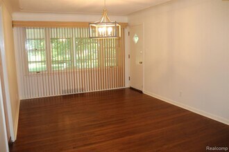 18147 Melrose Ave in Southfield, MI - Building Photo - Building Photo