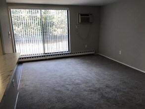 Cedar Square Apartments in Philadelphia, PA - Building Photo - Building Photo