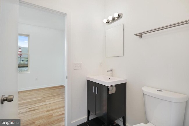 1918 E Cumberland St in Philadelphia, PA - Building Photo - Building Photo