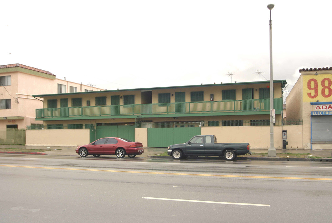 4340 W Adams Blvd in Los Angeles, CA - Building Photo