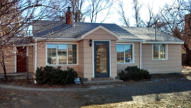 4570 Arapahoe Ave in Boulder, CO - Foto de edificio - Building Photo