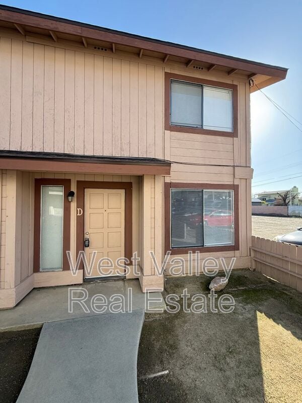 property at 205 W Ash St