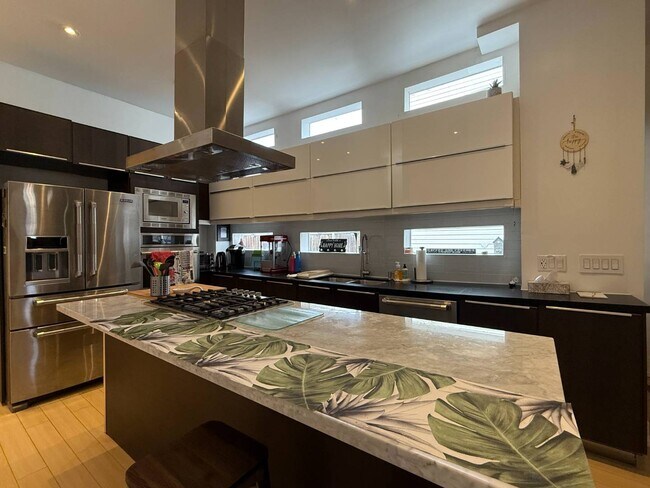 150 Fifth St in Toronto, ON - Building Photo - Building Photo