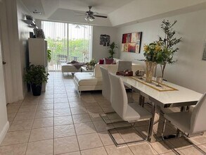 10700 NW 66th St, Unit 302 in Doral, FL - Building Photo - Building Photo