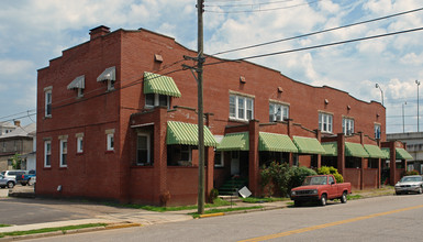 100 Wyoming St in Charleston, WV - Foto de edificio - Building Photo