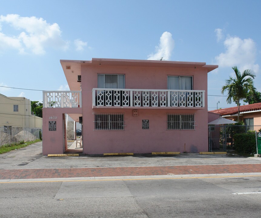 1628 SW 7th St in Miami, FL - Building Photo