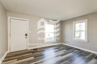 3906 Jewell Ave in Louisville, KY - Foto de edificio - Building Photo