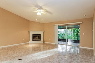 2157 Black Oak Ct in Sarasota, FL - Building Photo - Building Photo
