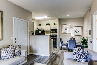 Lago Del Mar in Laredo, TX - Building Photo - Building Photo