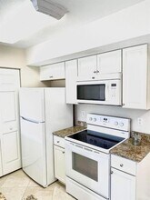 151 SW Palm Dr, Unit 203 in Port St. Lucie, FL - Building Photo - Building Photo