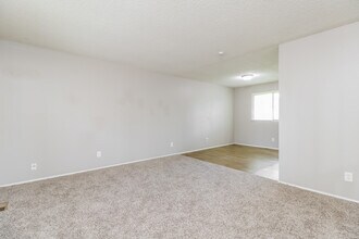 2032 Farflung Dr in Florissant, MO - Building Photo - Building Photo