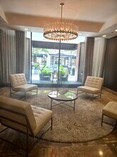 40 E Delaware Pl in Chicago, IL - Building Photo - Building Photo