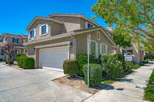 27739 Summer Grove Pl in Santa Clarita, CA - Building Photo