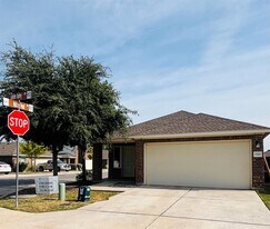 1300 Golden Barley Dr in Pflugerville, TX - Building Photo