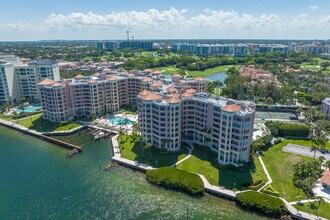 Mizner Tower in Boca Raton, FL - Foto de edificio - Building Photo