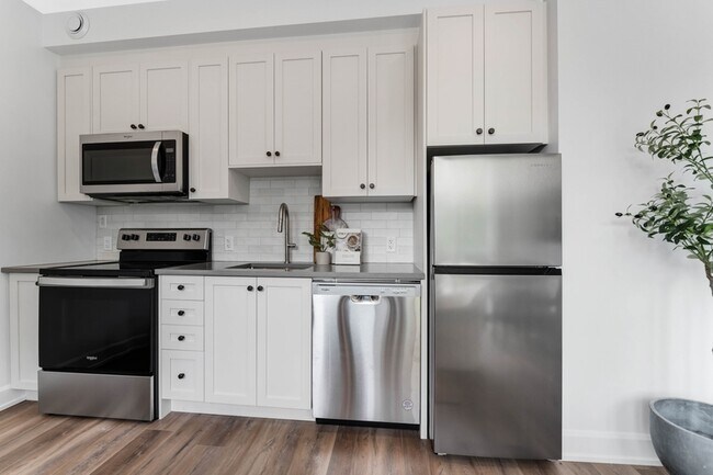 157 Sanford Ave in Ottawa, ON - Building Photo - Building Photo