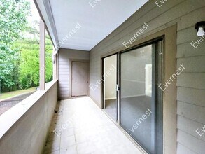 3815 Paces Ferry W in Atlanta, GA - Building Photo - Building Photo