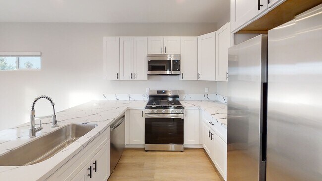 4976-4978 Catoctin Dr in San Diego, CA - Foto de edificio - Building Photo