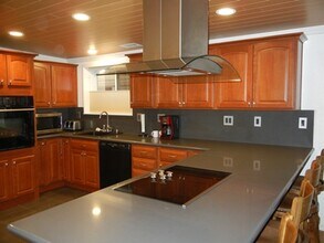 3344 Sandy Way, Unit A in South Lake Tahoe, CA - Building Photo - Building Photo