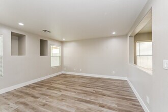 9534 Vast Valley Ave in Las Vegas, NV - Building Photo - Building Photo