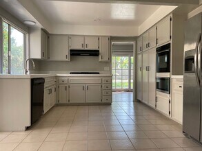 7236 Mimosa Dr in Carlsbad, CA - Foto de edificio - Building Photo