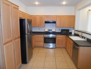 1305 Creek Village Ave in Las Vegas, NV - Building Photo - Building Photo