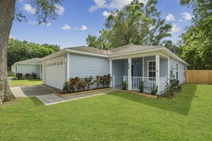 2432 Princeton Ave in Sanford, FL - Building Photo