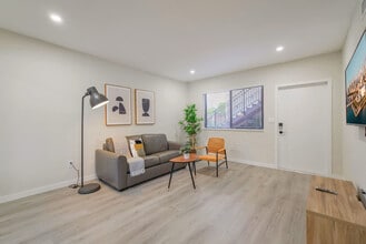 700 SW 11th Ave in Miami, FL - Building Photo - Building Photo