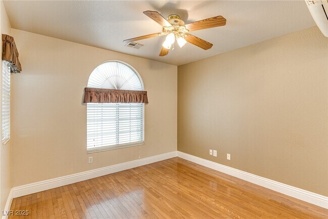 property at 1842 Stablegate Ave
