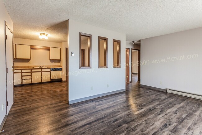 348 Terri Dr in Loveland, CO - Building Photo - Building Photo