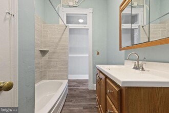 2739 N Calvert St in Baltimore, MD - Building Photo - Building Photo