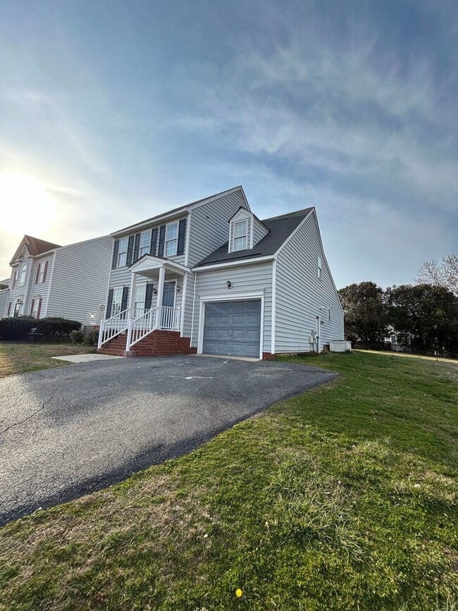 10512 Wylie Ln in Glen Allen, VA - Building Photo - Building Photo