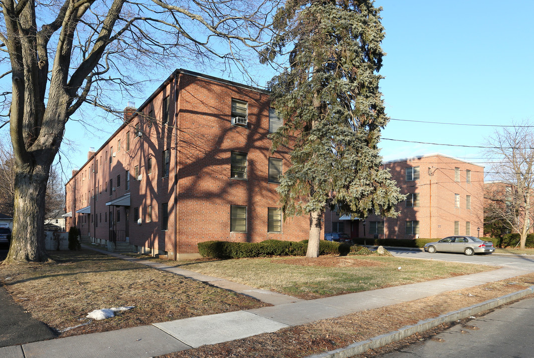 366 Park Road Apartments in West Hartford, CT - Building Photo