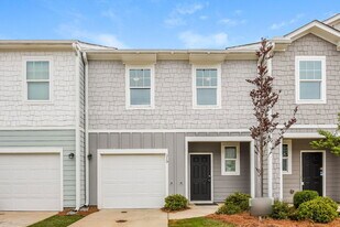 310 Penn Sta Wy in Euharlee, GA - Building Photo