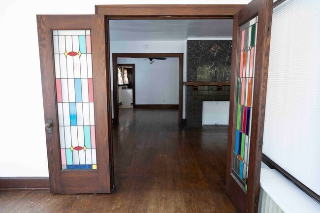 1935 Glendale Ave, Unit Spacious Duplex Lower in Toledo, OH - Foto de edificio - Building Photo