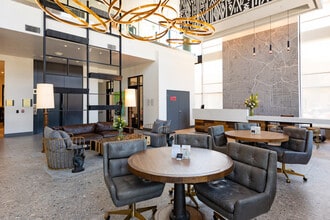 The Ovelo Hollywood in Los Angeles, CA - Foto de edificio - Building Photo