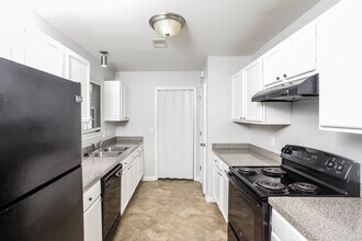 612 Summerhill Dr in Columbia, SC - Building Photo - Building Photo