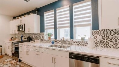 5381 Calle Rockfish in San Diego, CA - Building Photo - Building Photo