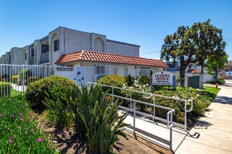 OakLeaf Apartments in Oceanside, CA - Building Photo - Building Photo