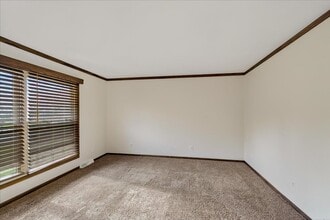 1806 Golden Oak Ln in Madison, WI - Building Photo - Building Photo