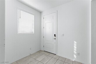 7853 Bethel Hts Ln in Las Vegas, NV - Building Photo - Building Photo