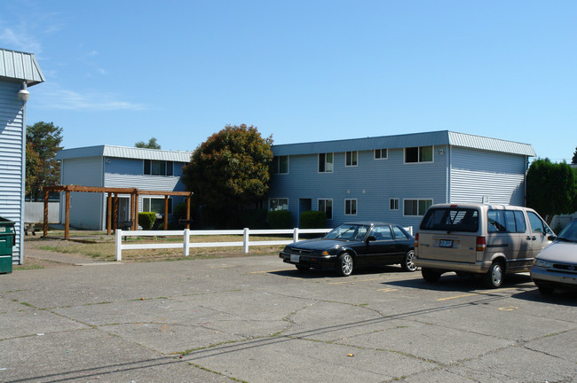 Apple Blossom Apartments in Salem, OR - Foto de edificio - Building Photo