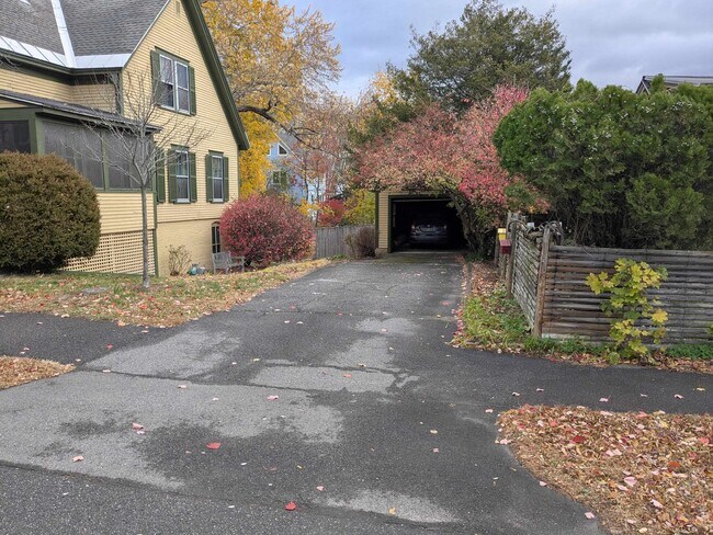 2 Holt St in Concord, NH - Building Photo - Building Photo