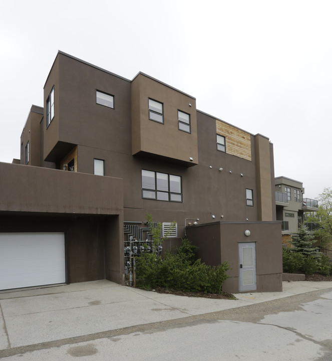 1713 27th Ave SW in Calgary, AB - Building Photo