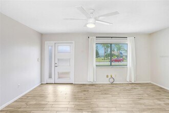 1311 New Bedford Dr in Sun City Center, FL - Building Photo - Building Photo