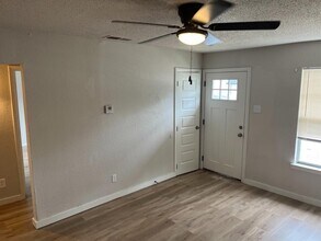 2809 N Hwy 175 in Seagoville, TX - Building Photo - Building Photo