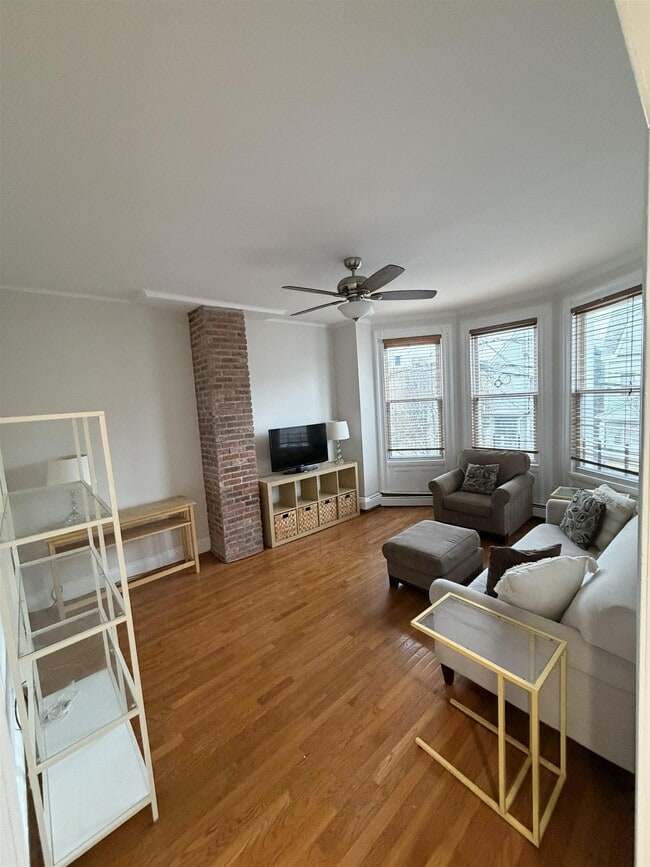 317 21st St in Union City, NJ - Building Photo - Building Photo