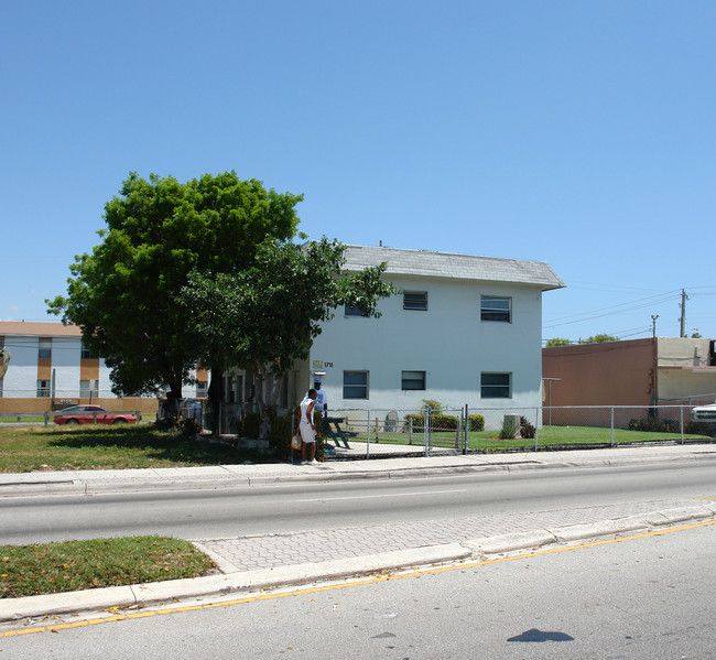 1711 Sistrunk Blvd in Fort Lauderdale, FL - Building Photo - Building Photo